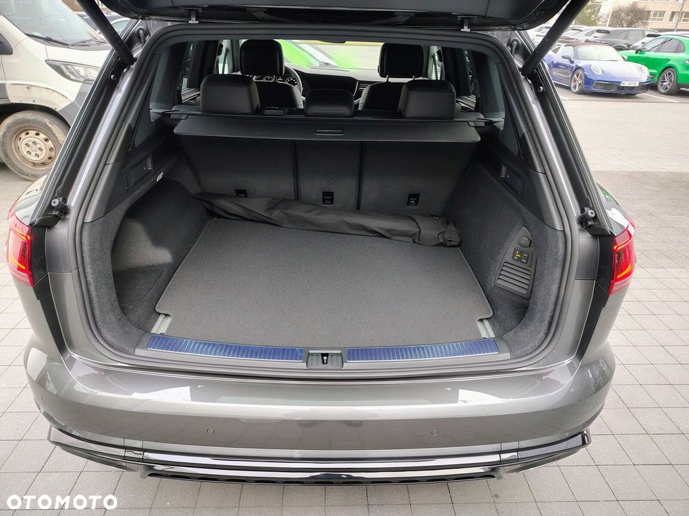 Volkswagen Touareg - 11