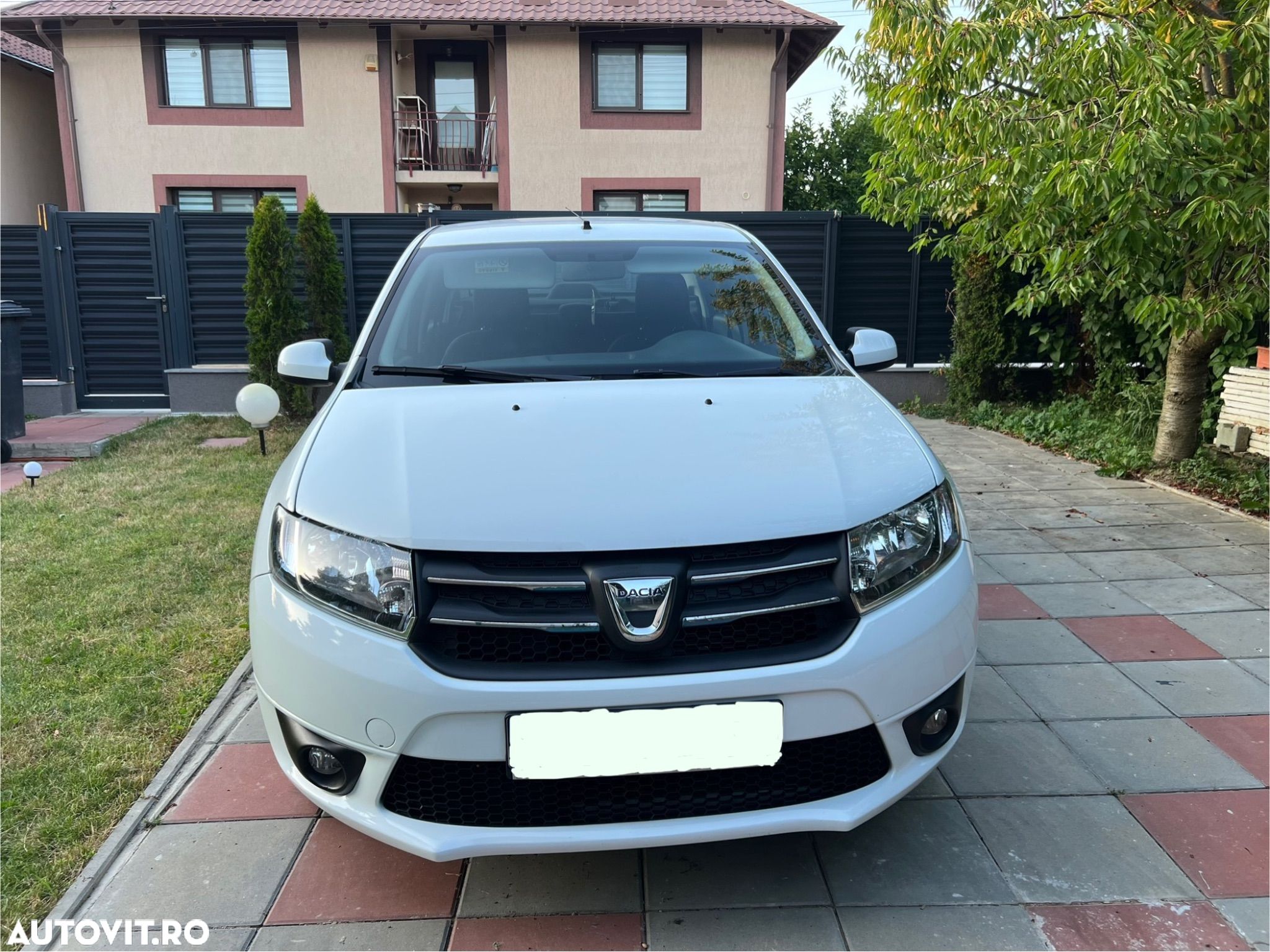Dacia Logan MCV 1.2 73 CP Laureate - 1