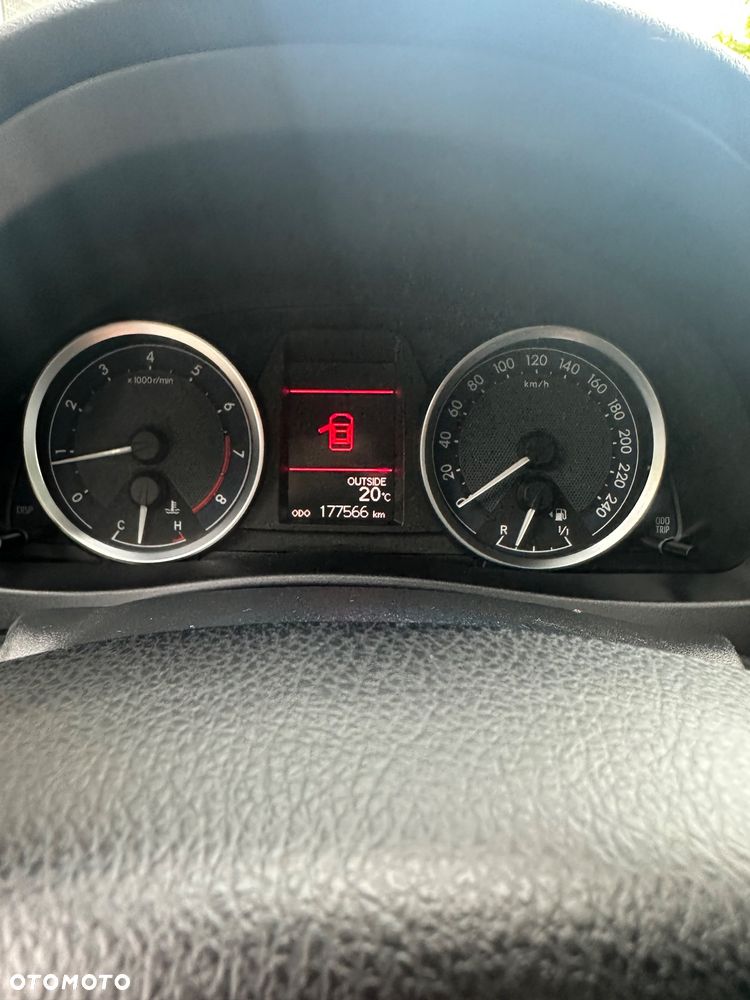 Toyota Auris 1.6 Prestige - 13