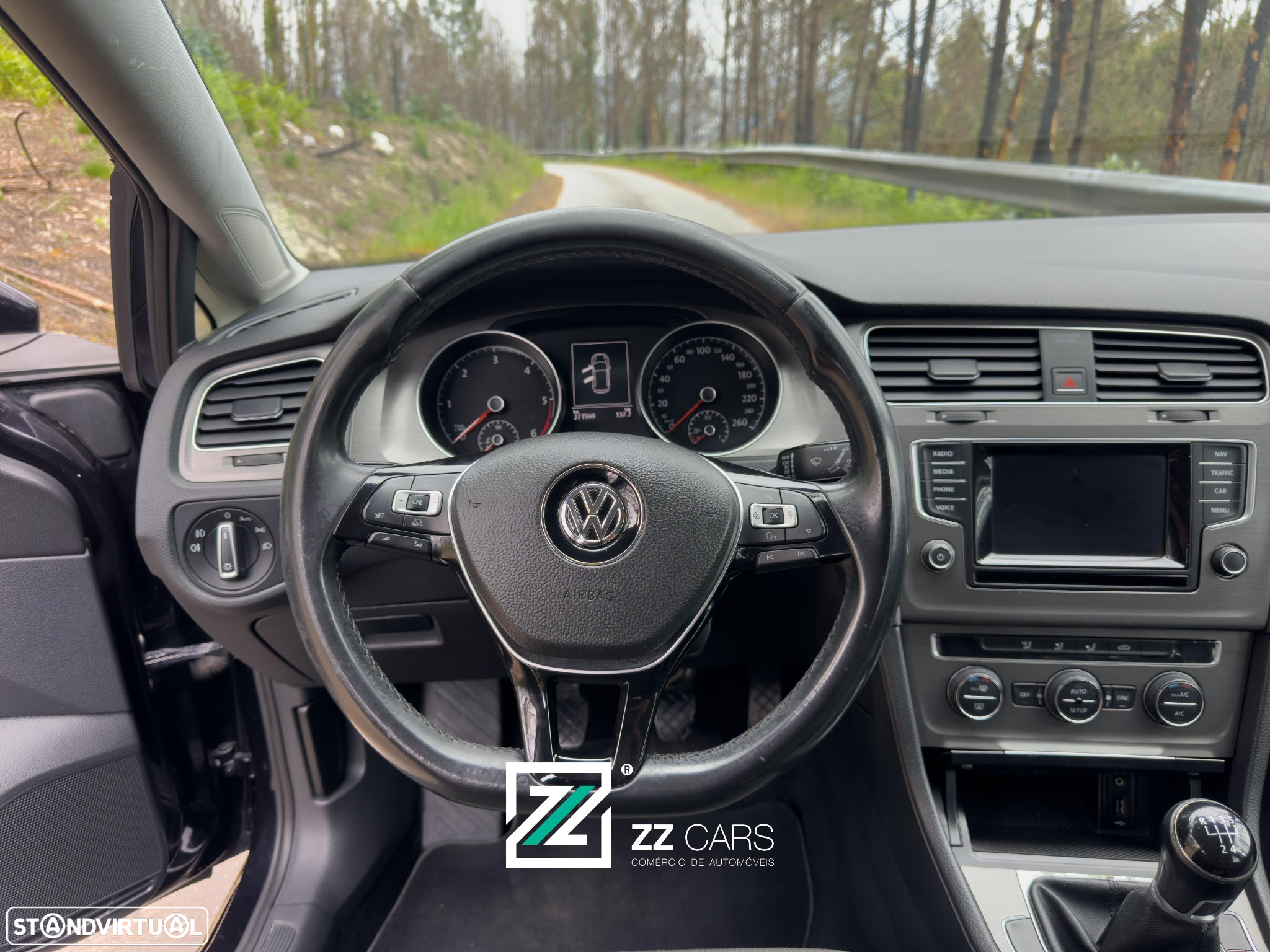 VW Golf 1.6 TDI 4Motion BlueMotion Comfortline - 19