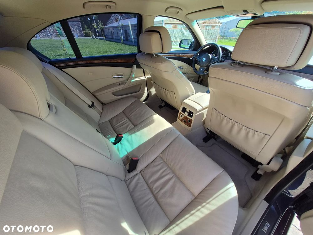BMW Seria 5 520i Edition Exclusive - 26