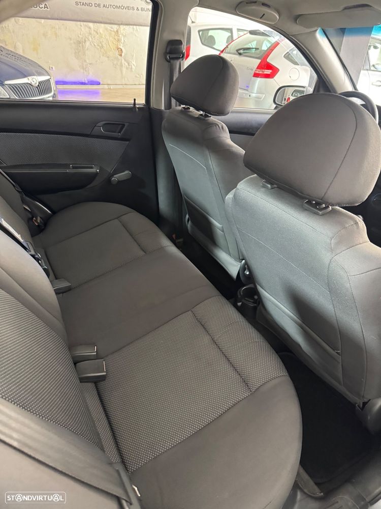 Chevrolet Aveo 1.2 LS - 7