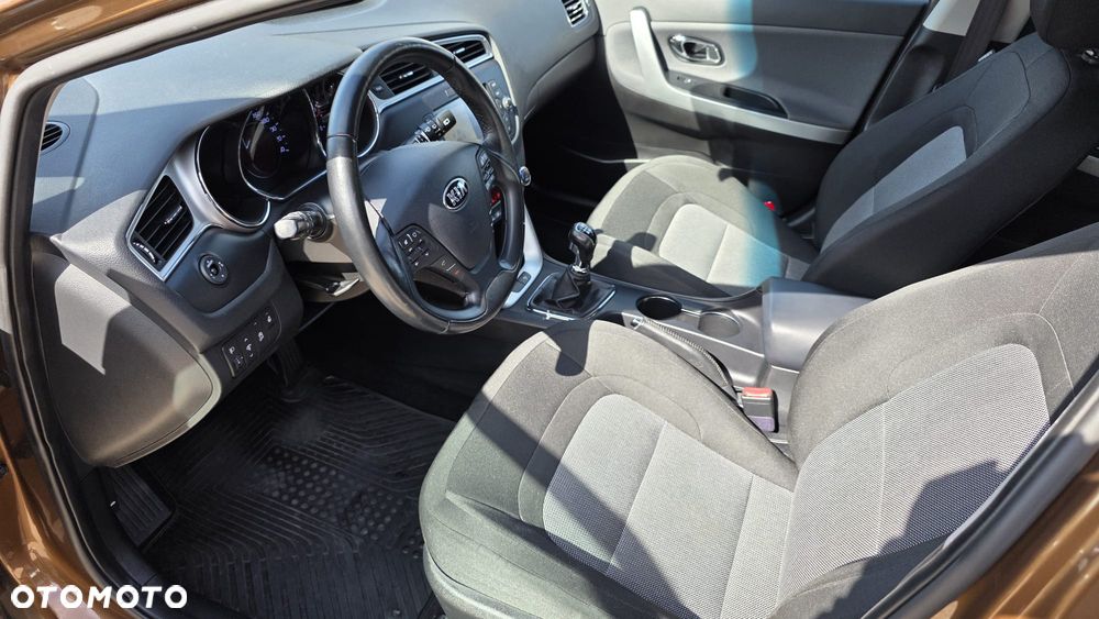 Kia Ceed 1.0 T-GDI ISG Dream-Team Edition - 10