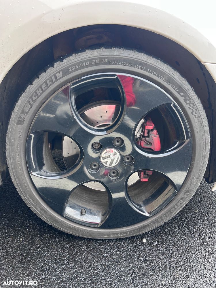 Volkswagen Golf - 10