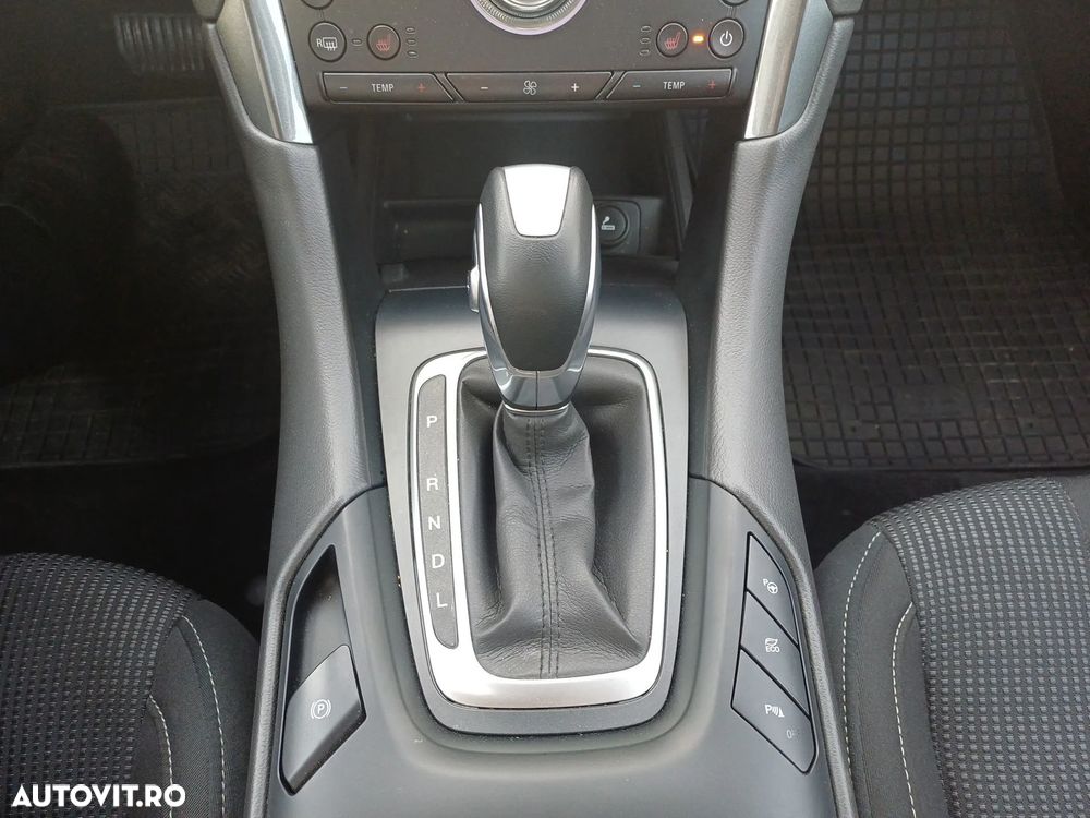 Ford Mondeo 2.0 HEV Titanium - 18