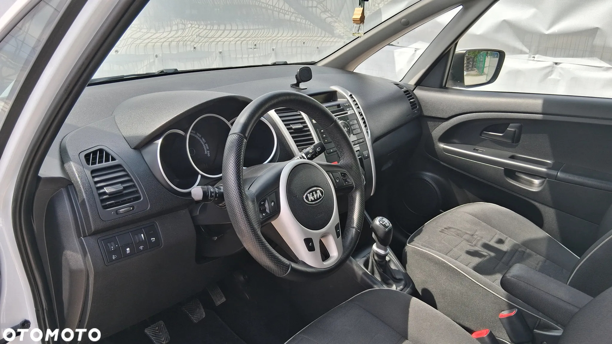 Kia Venga 1.4 CVVT Edition 7 - 10