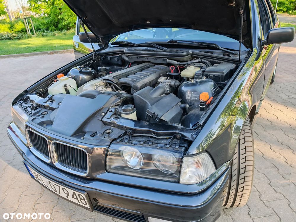 BMW Seria 3 320i - 31