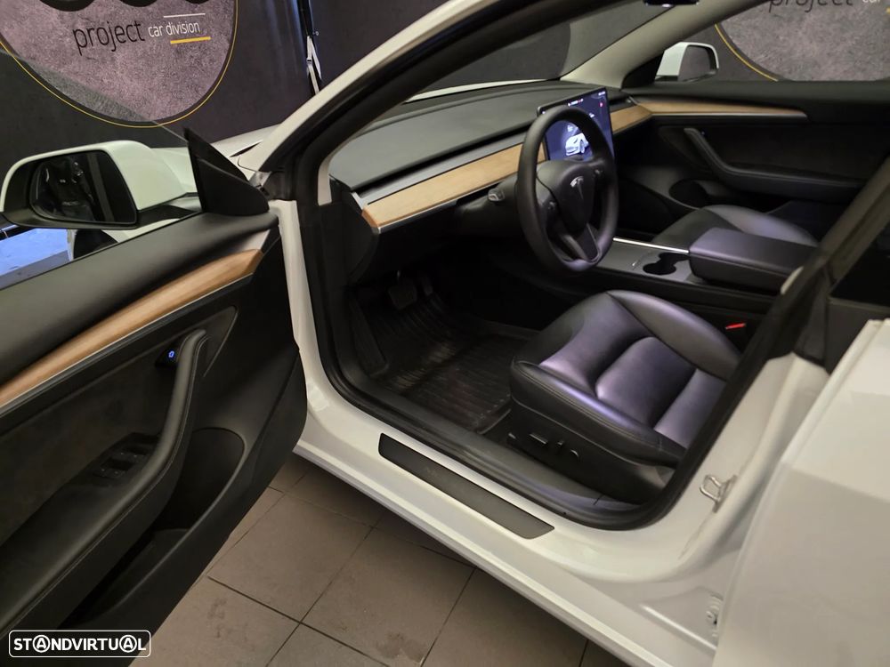 Tesla Model 3 RWD - 8