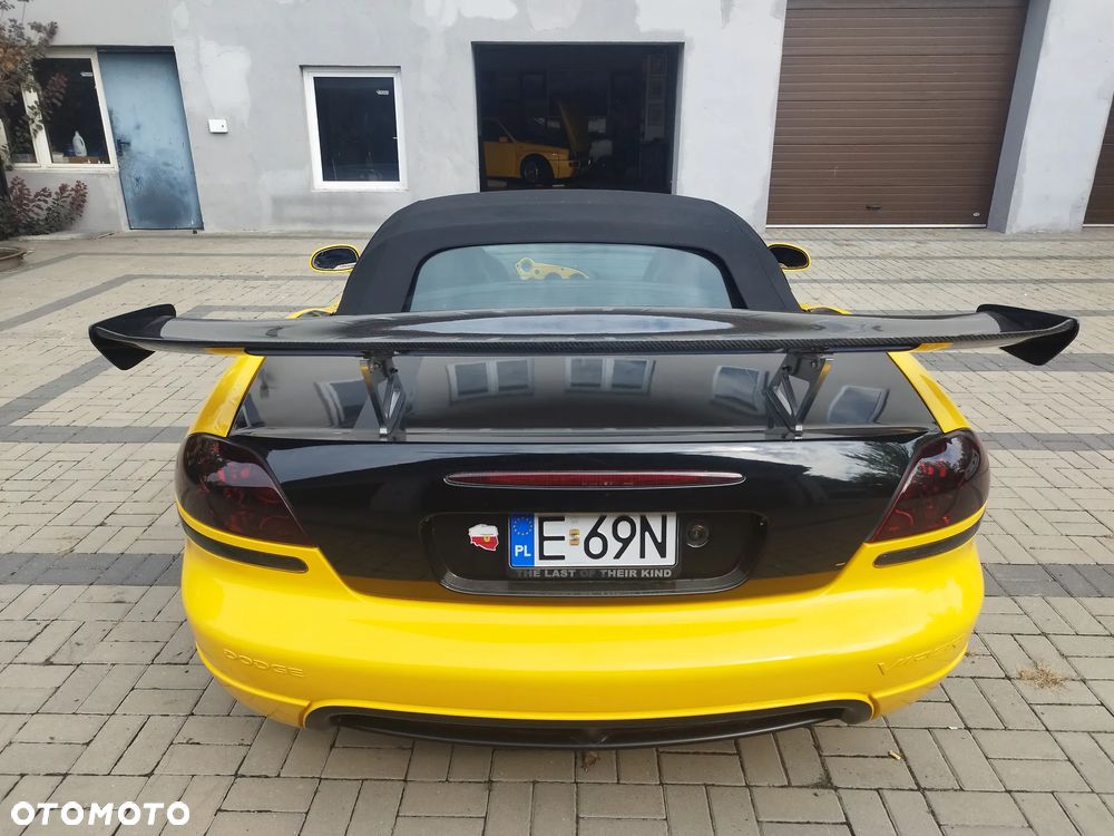 Dodge Viper - 8