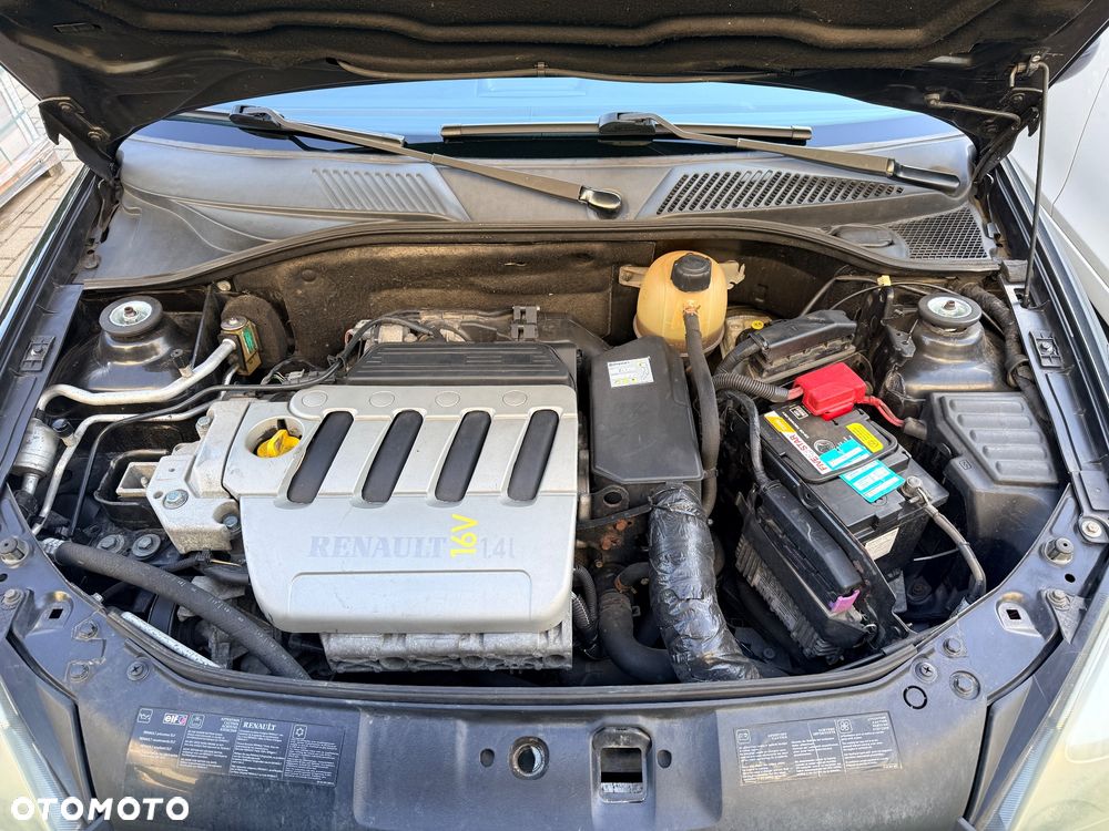 Renault Clio 1.4i RT 16V - 36