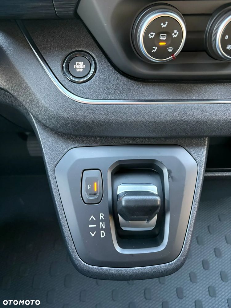 Renault Trafic ver-kombi-2-0-blue-dci-l2-equilibre - 22