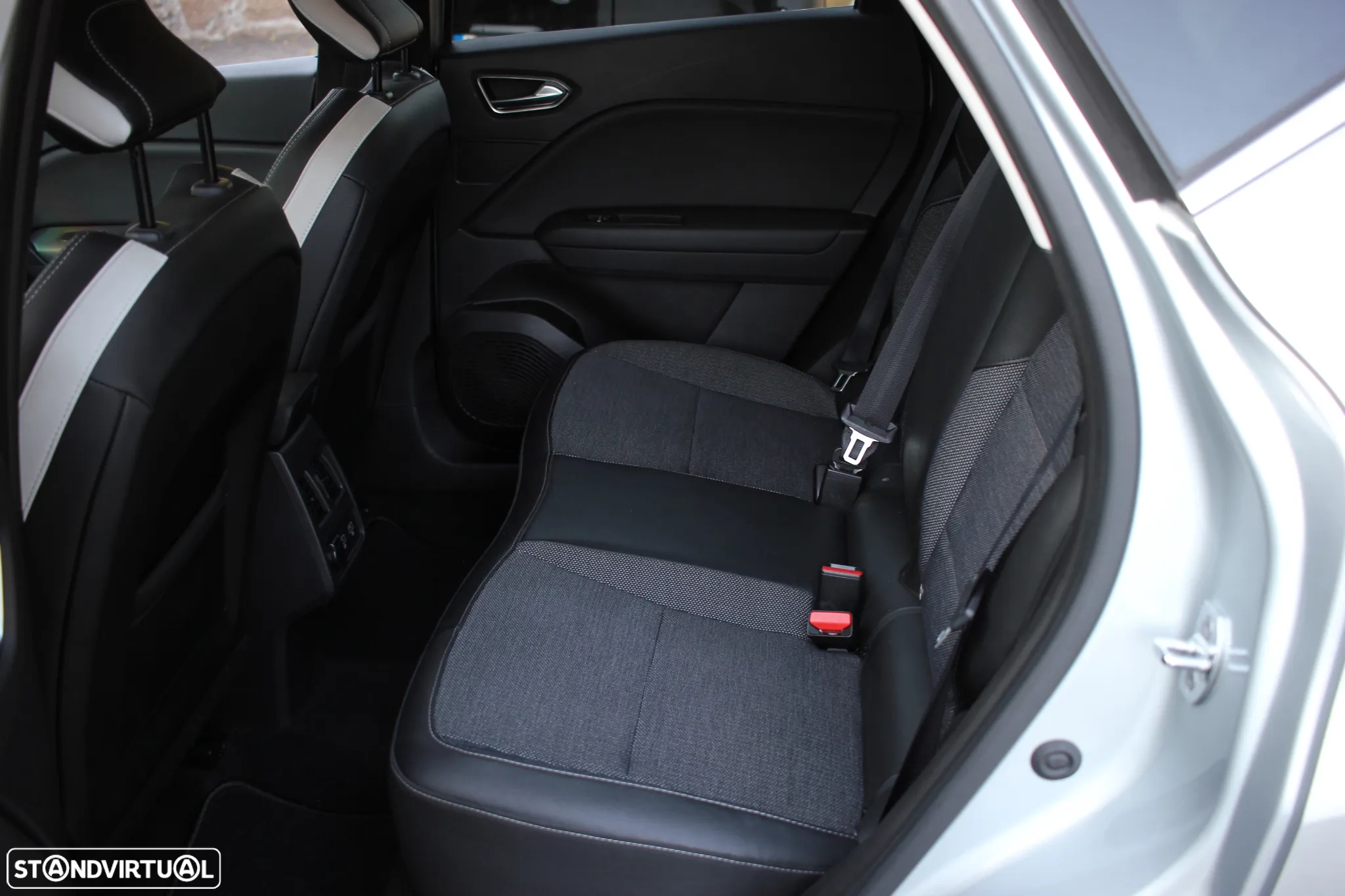 Renault Captur 1.0 TCe Exclusive - 22