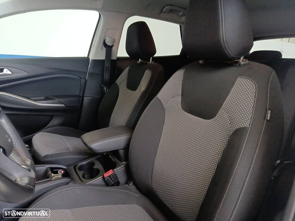 Opel Grandland 1.2 T GS Line - 9