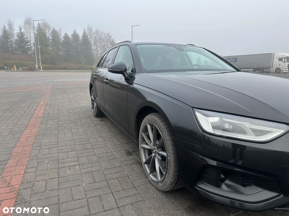 Audi A4 Avant 30 TDI S tronic - 1