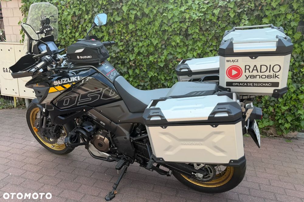 Suzuki V-STROM - 10