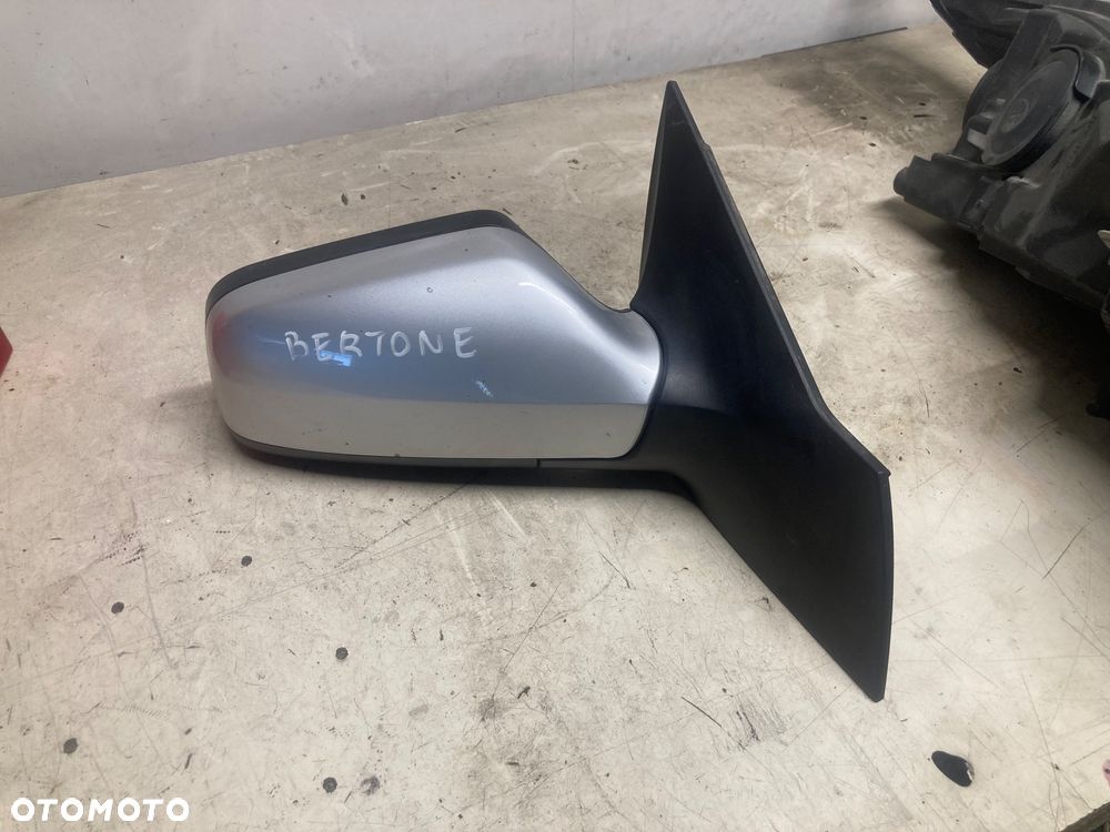 OPEL ASTRA BERTONE LUSTERKO PRAWE - 1