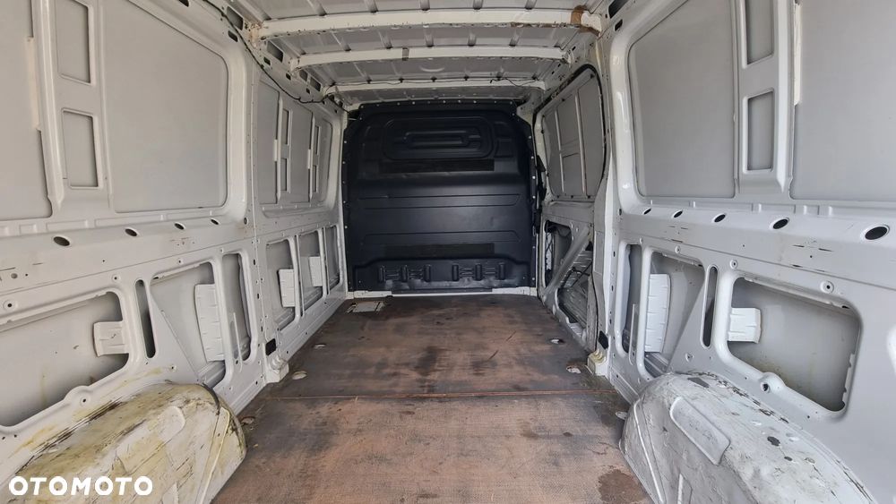 Mercedes-Benz SPRINTER L2H1 - 10
