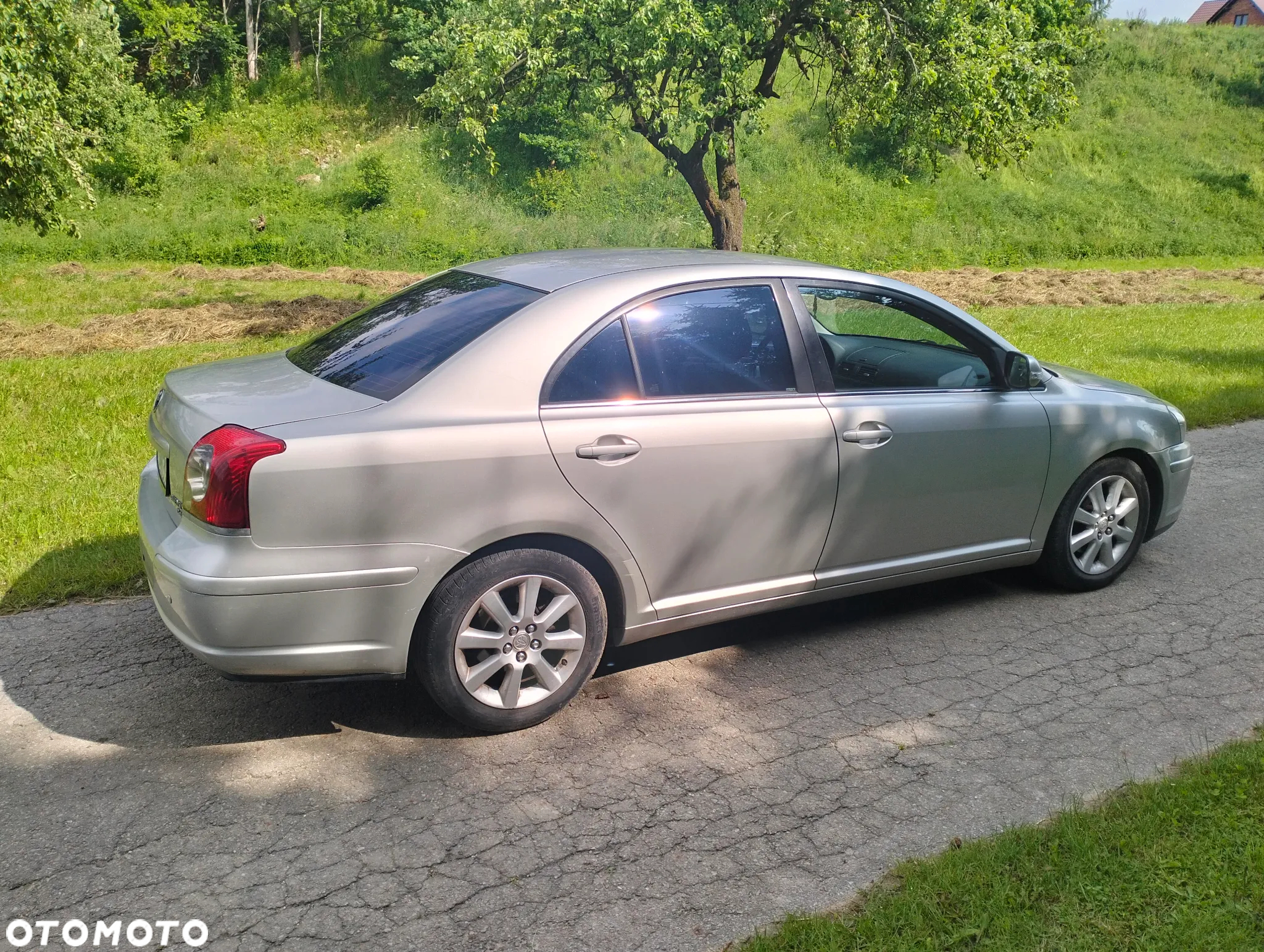 Toyota Avensis - 8