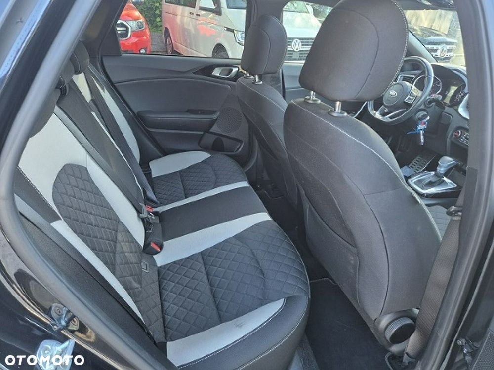 Kia Ceed - 24