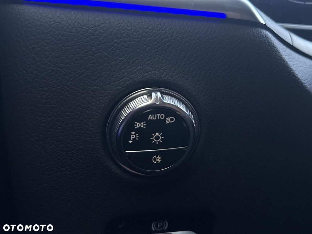 Mercedes-Benz GLC - 24