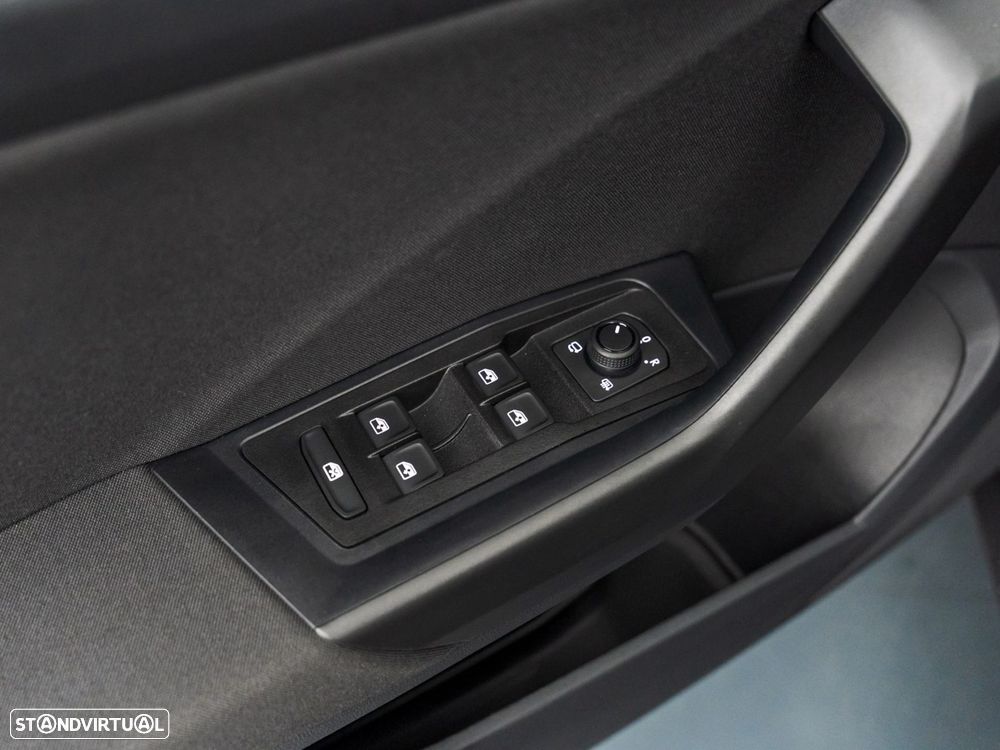 VW T-Roc 1.0 TSI Urban - 17