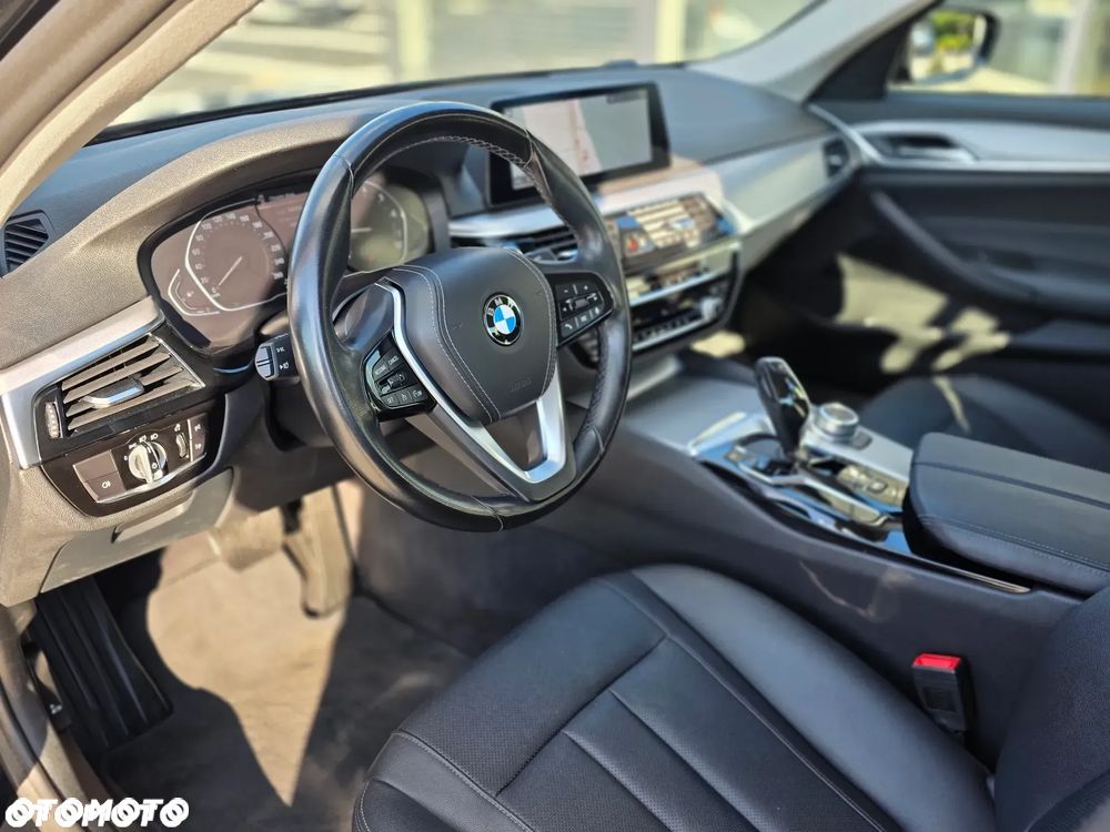 BMW Seria 5 520i GPF Business Edition sport - 21