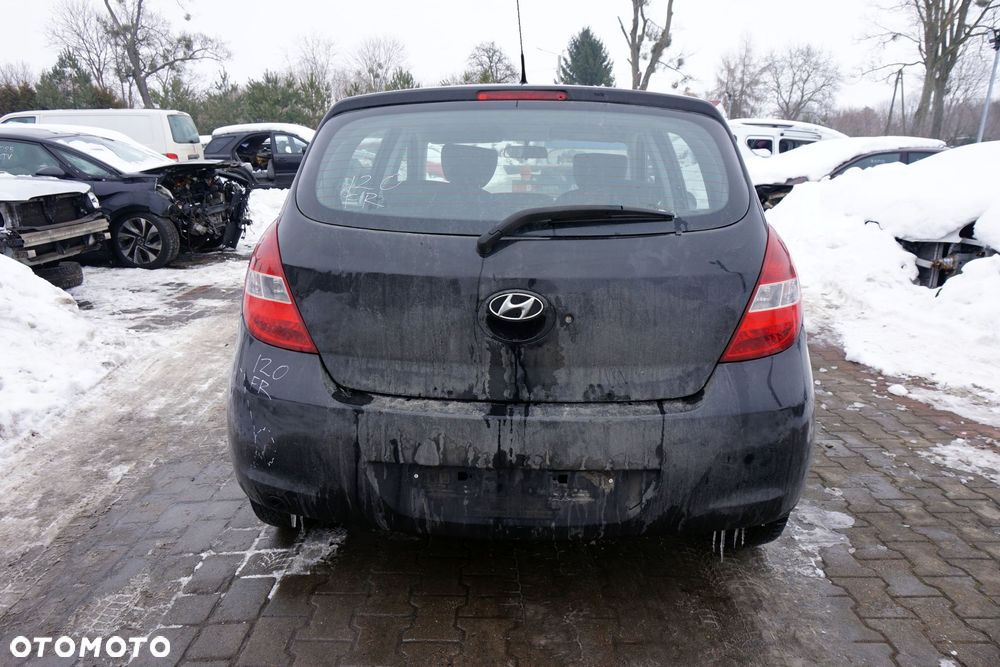 HYUNDAI I20 I 5D HB 2011 FR 1.2 16V G4LA 78KM CZARNY na części - 4