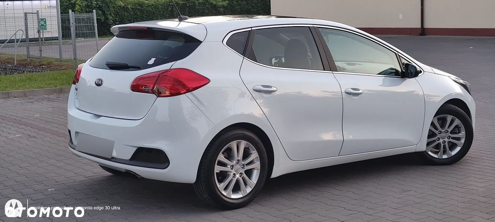 Kia Ceed - 8