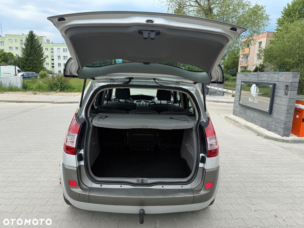 Renault Scenic 1.6 16V Confort Dynamique - 12