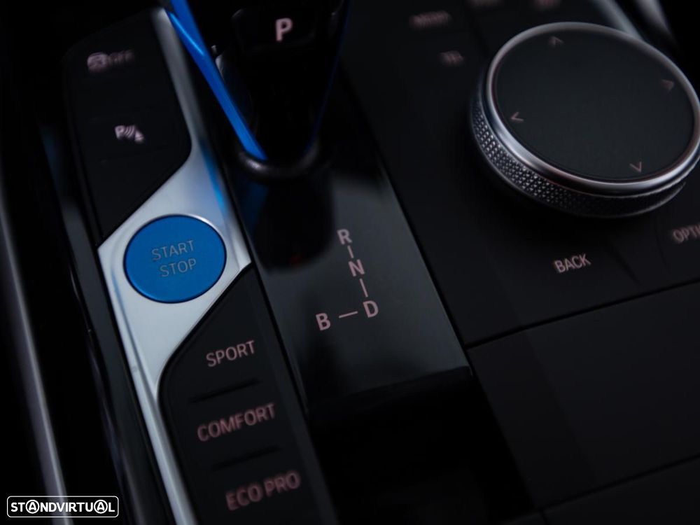 BMW i4 eDrive40 — fotografia 18