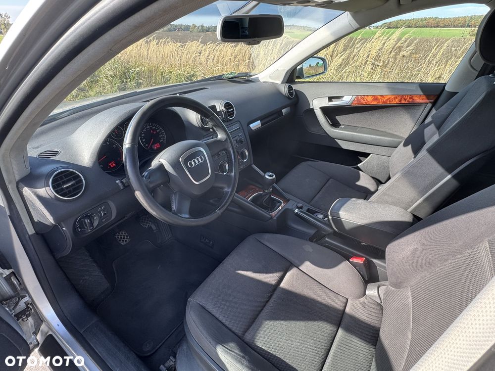 Audi A3 Sportback 1.6 FSI Ambiente - 12