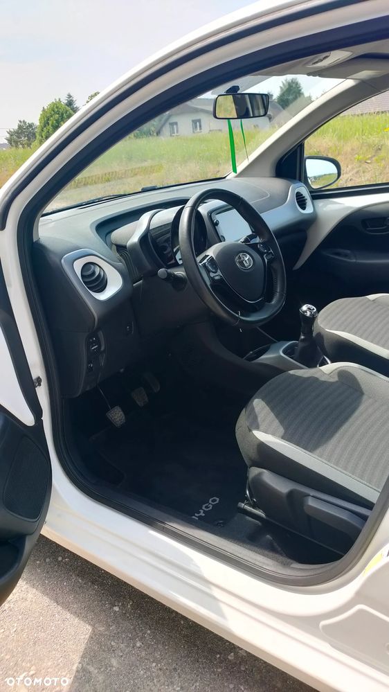 Toyota Aygo x-trend - 12