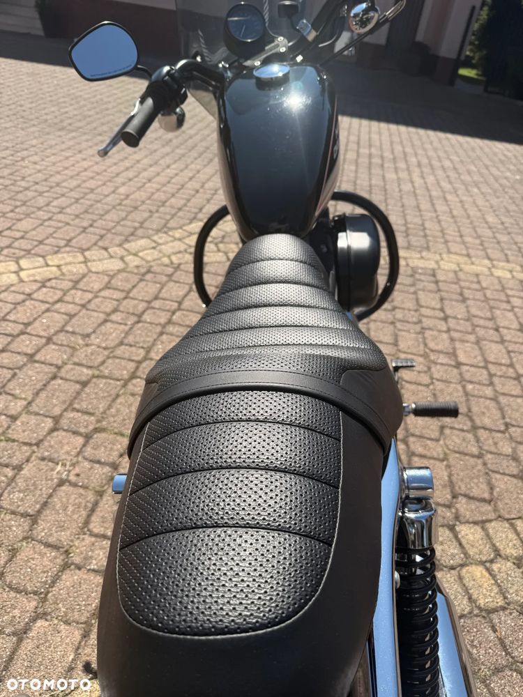 Harley-Davidson Sportster Roadster 883R - 4