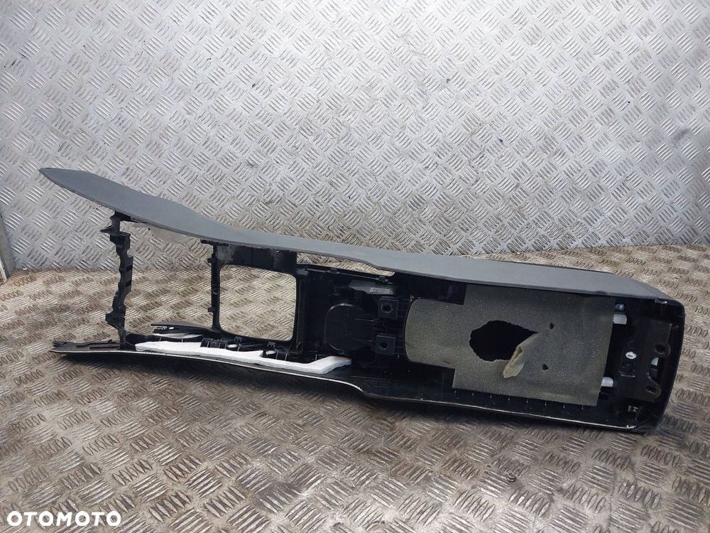 TUNEL ŚRODKOWY PODŁOKIETNIK LEXUS IS II UK - 9