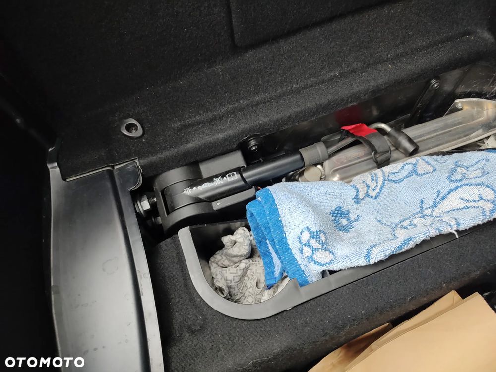 Mercedes-Benz Klasa E 320 CDI 4Matic Automatik Avantgarde DPF - 13