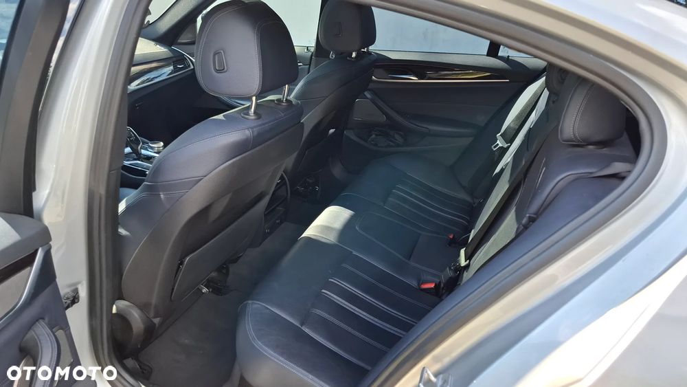 BMW Seria 5 530i Sport Line - 23