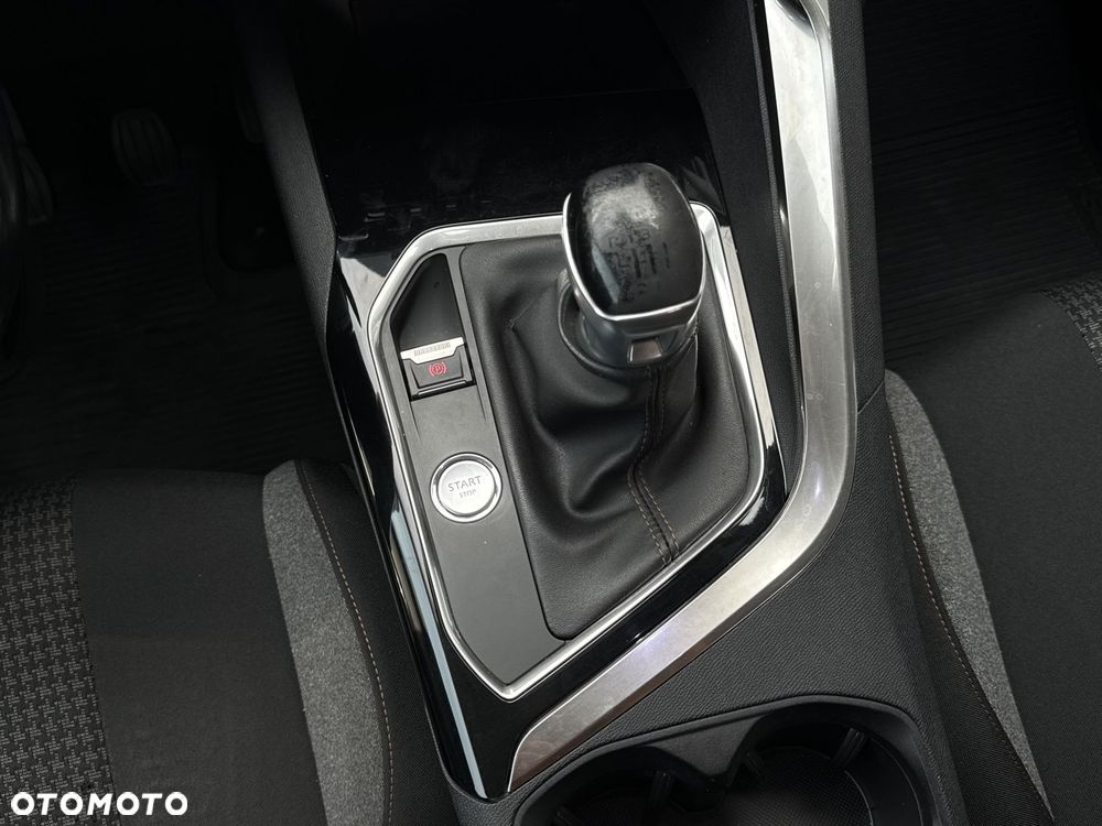 Peugeot 5008 1.2 PureTech Active S&S - 22