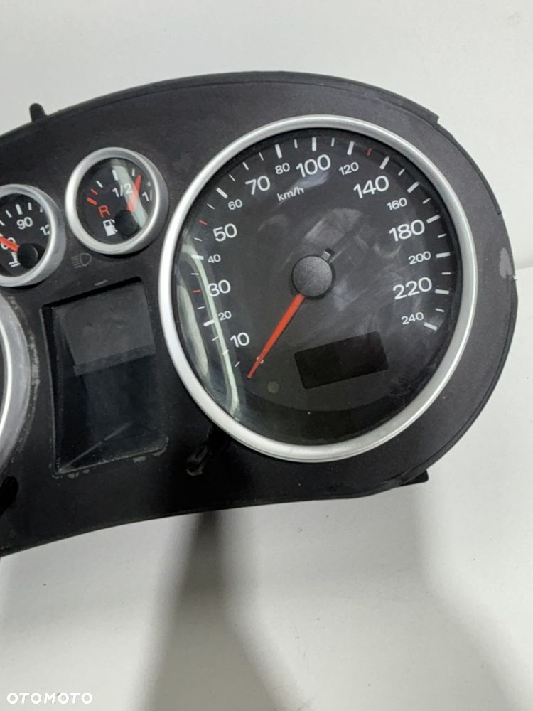 LICZNIK ZEGARY FIS 1.6FSI BENZYNA 150K KM Audi A2 8Z0 920 901 C - 4