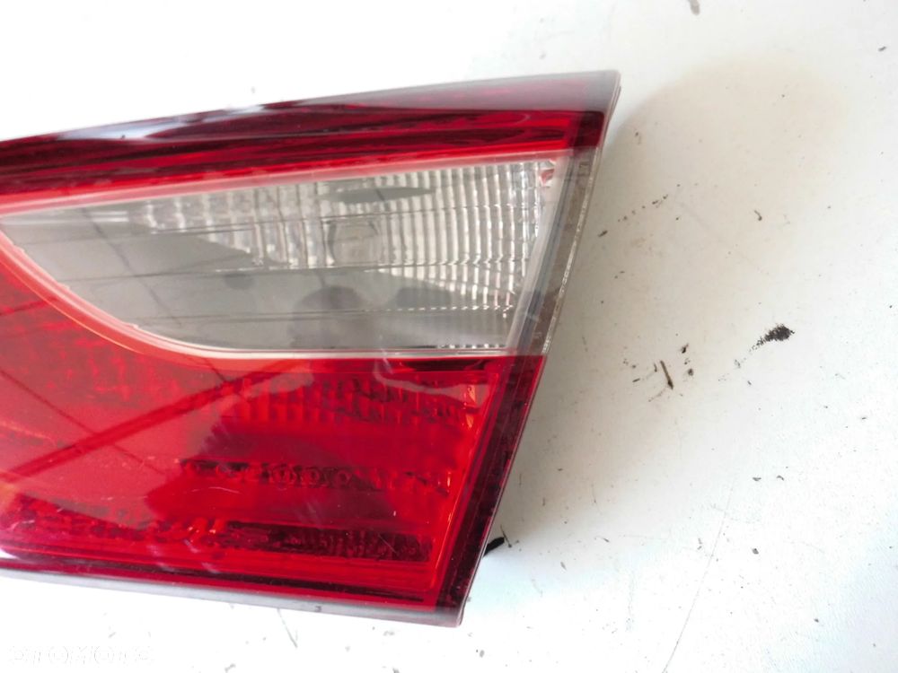 LAMPA W KLAPĘ HYUNDAI I30 II HATCHBACK PRAWA TYLNA ORYGINAŁ - 4