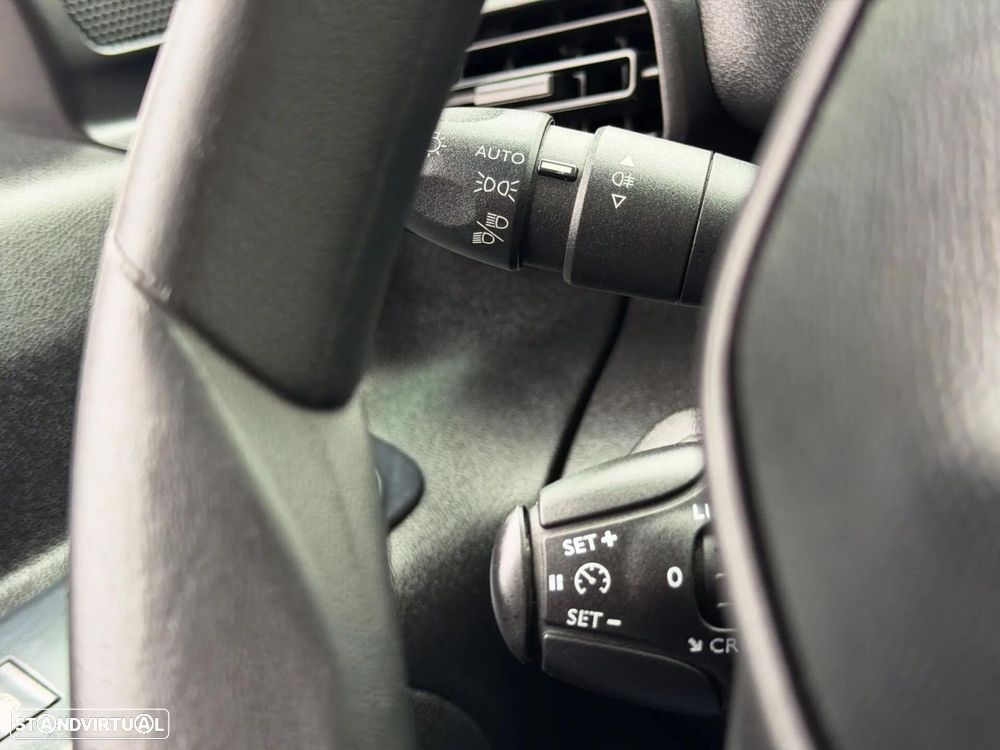 Peugeot Partner BlueHDI - 16