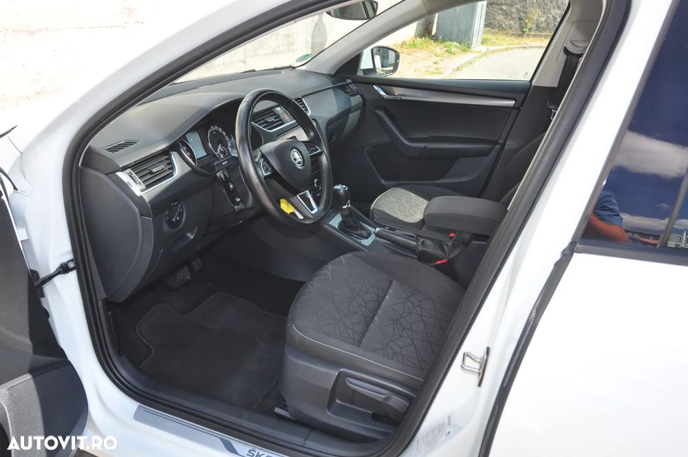 Skoda Octavia 2.0 TDI DSG 4X4 Style - 7