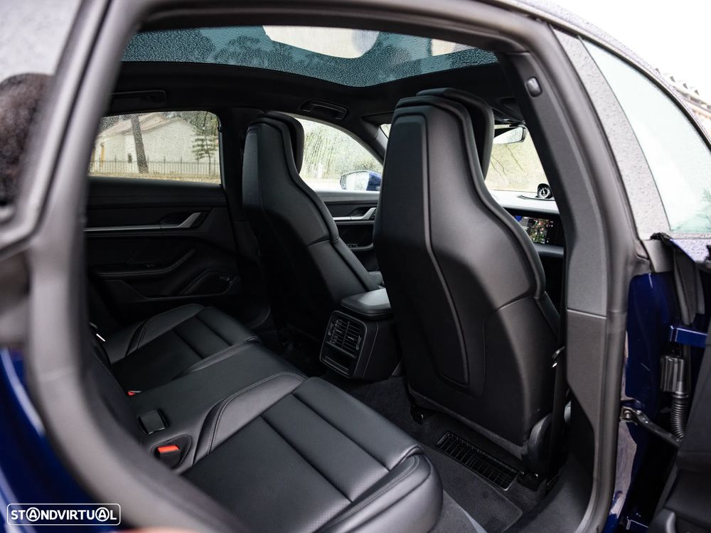 Porsche Taycan 4S - 29