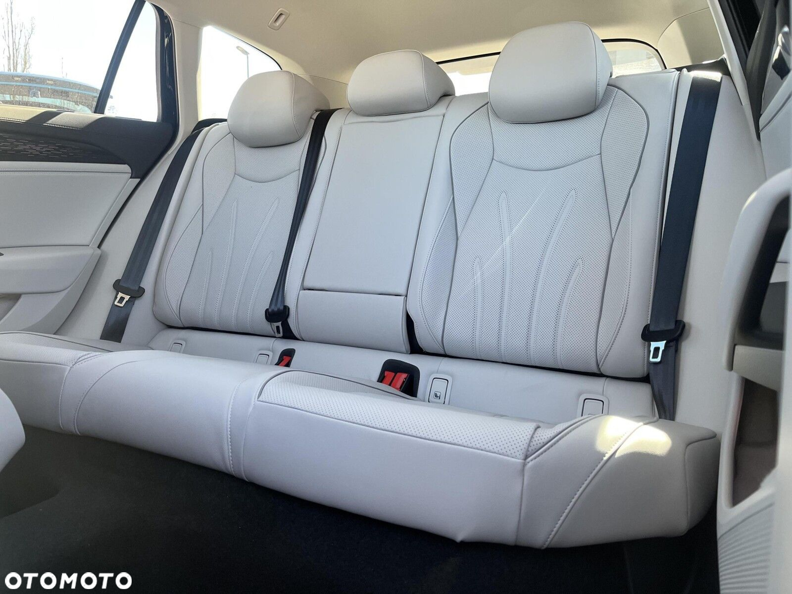 Volkswagen Passat 2.0 TDI SCR Elegance DSG - 39