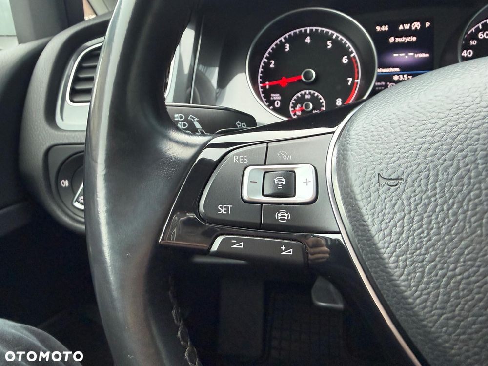 Volkswagen Golf 1.5 TSI BMT Comfortline DSG - 32