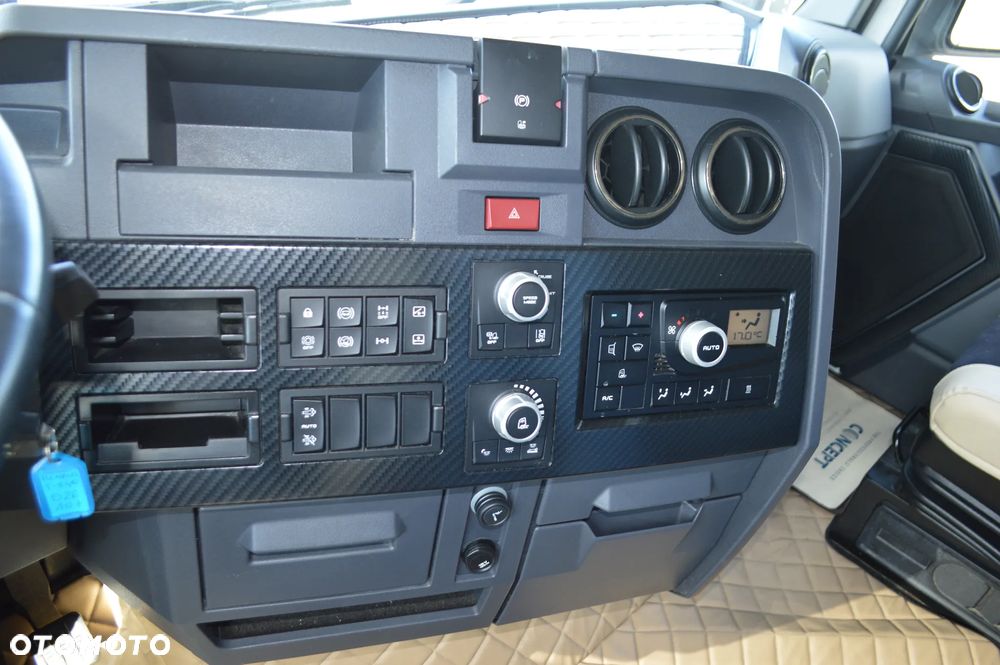 Renault T 520 - 19
