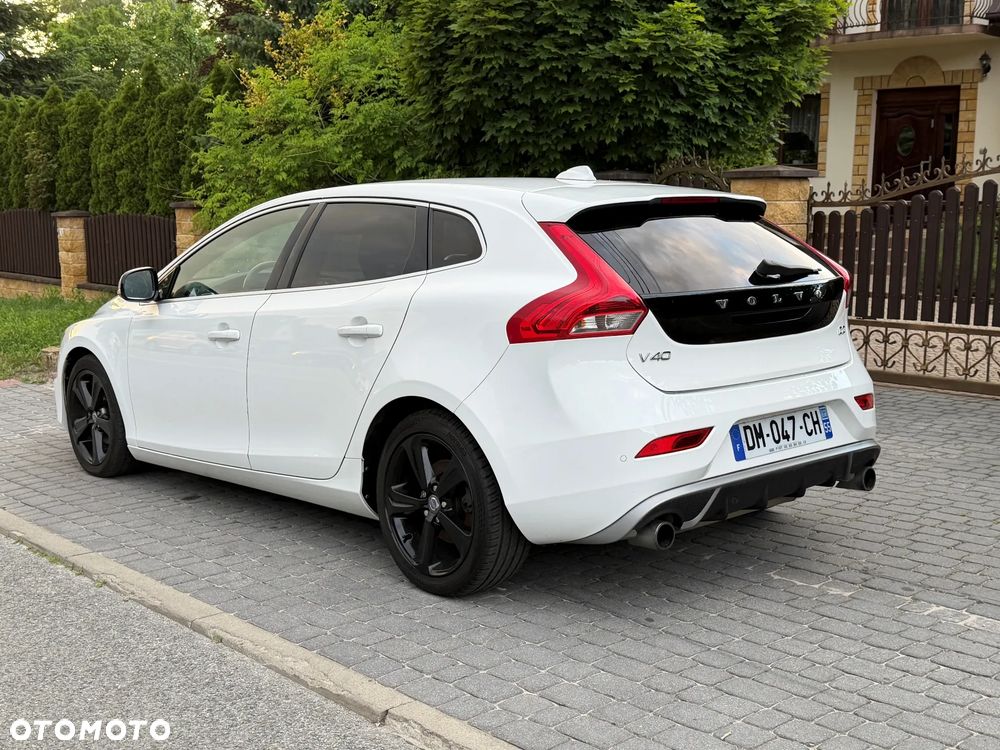 Volvo V40 D2 R Design - 22