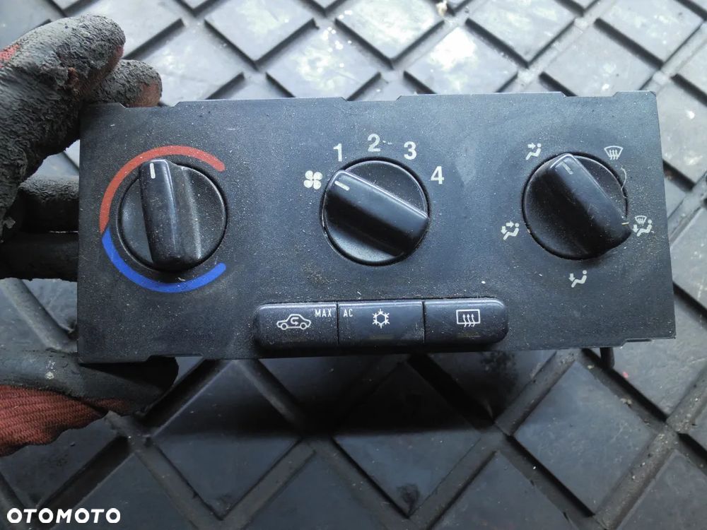 PANEL KLIMATYZACJI B5690 OPEL ZAFIRA A - 1