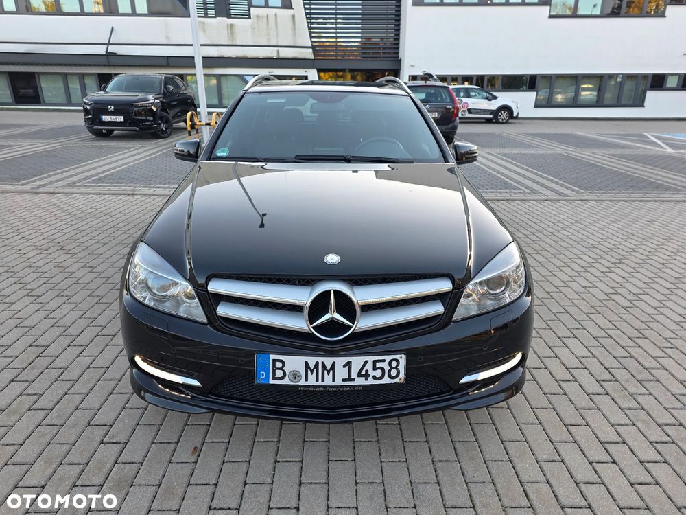 Mercedes-Benz C-Class 2010 photo 2