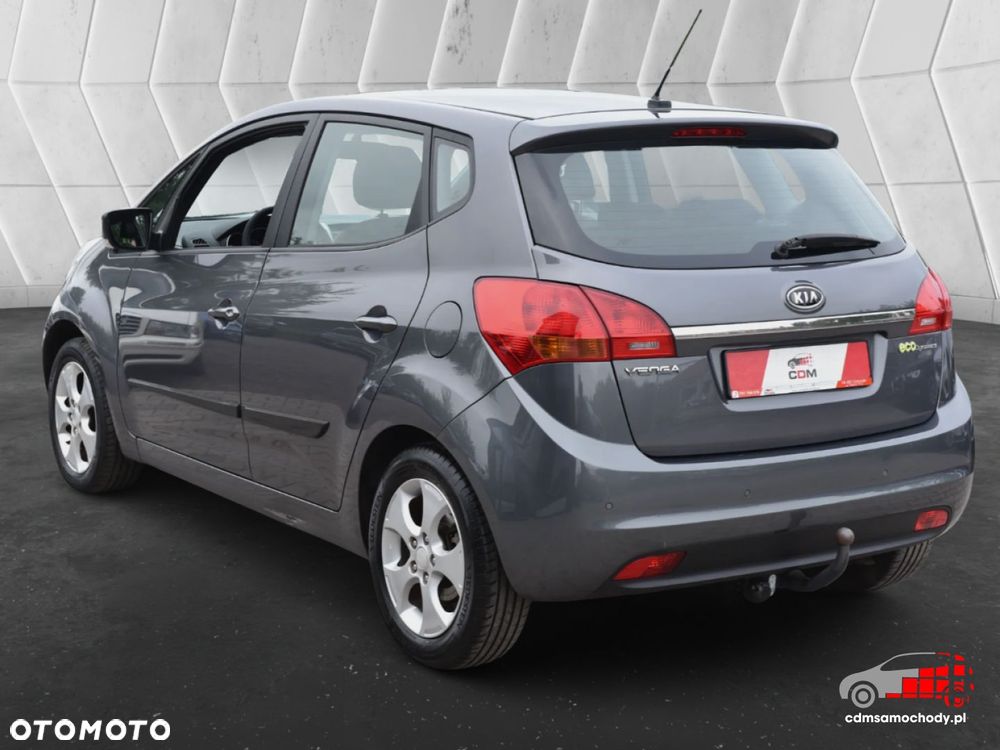 Kia Venga - 8
