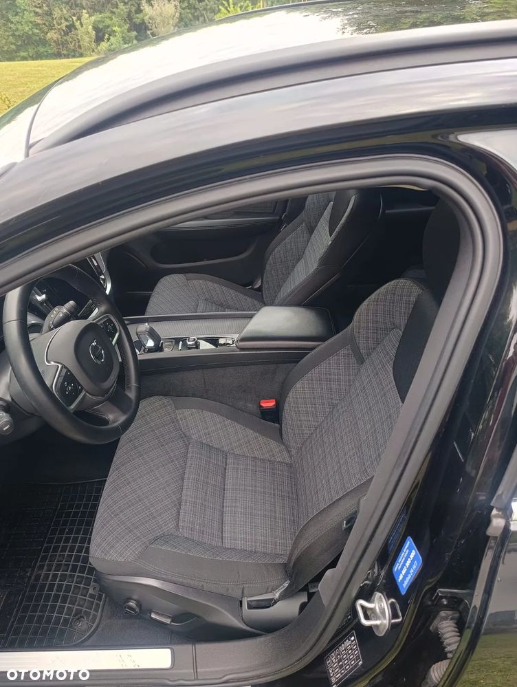 Volvo V60 D4 Momentum Pro - 11